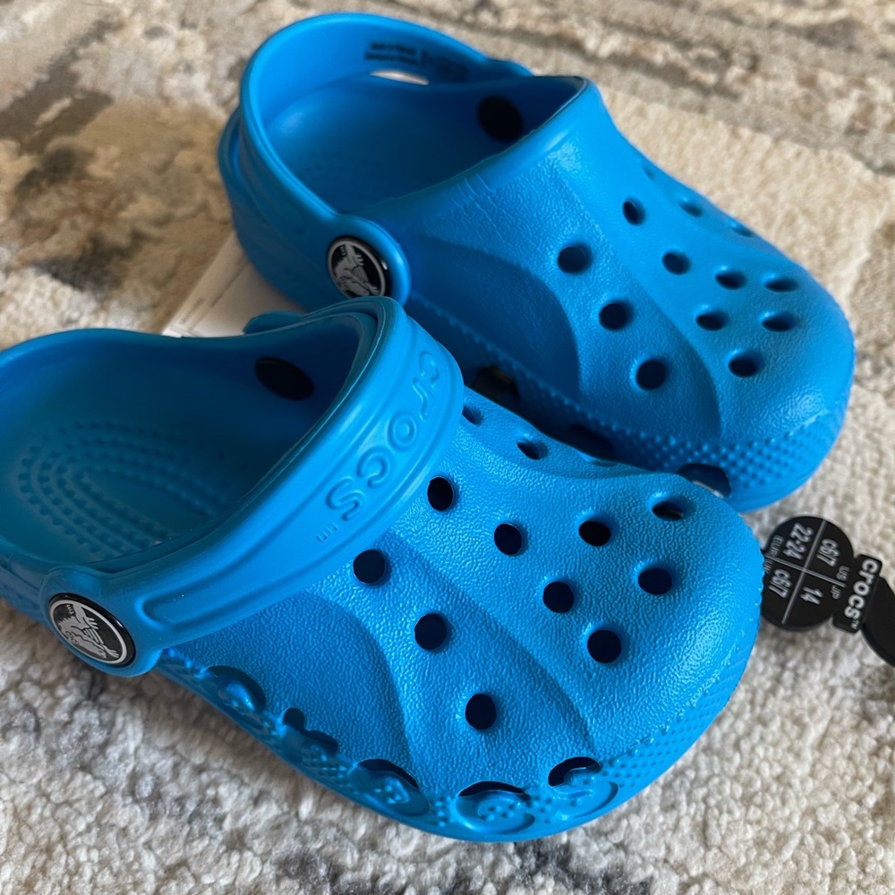 NWT Crocs Toddler 6/7